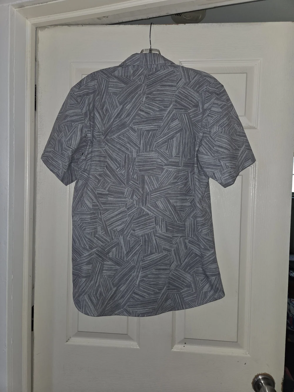 Lululemon Airing Easy Shirt Fits Large Men's Short-Sleeve Gray Patterned Shirt